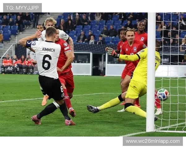 1990年世界杯：决赛精彩瞬间回顾与德国队夺冠的关键因素分析